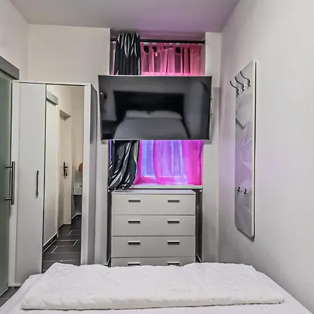 One Way Apartment *
